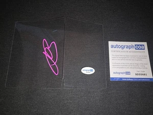 JONATHAN BAILEY  signed Autogramm In Person FUNKO POP WINDOW BRIDGERTON  ACOA - Bild 1 von 1