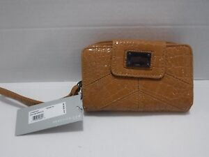 Kenneth Cole Reaction Woman Tan PDA Tab Wristlet Multi Pocket New With Tag