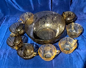 Vintage Federal Madrid -Amber Depression glass 9 inch Punch Bowl with 8 Cups MCM - Picture 1 of 9