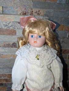 Haunted Porzellan Puppengefäß Elsie Positive Energie. - Bild 1 von 3