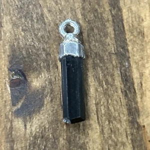 Naturstein schwarzer Turmalin Anhänger Edelstein Anhänger - Bild 1 von 3