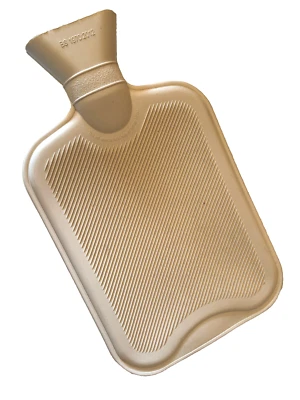 Rubber Hot Water Bottle Winter Warm Heat Aching Warmer Pain Relief 1L         C4 - Image 1 of 3