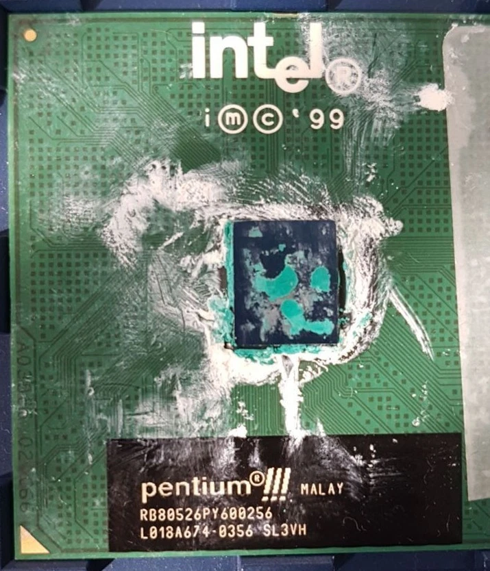 Intel RB80526PY600256 Pentium III 600MHz CPU PROCESSOR - Image 1 of 1
