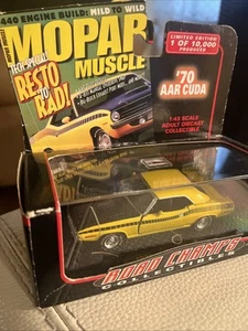 ROAD CHAMPS 1970 AAR CUDA BARRACUDA w DISPLAY CASE 1/43 O Scale YELLOW/BLACK NEW - Picture 1 of 8