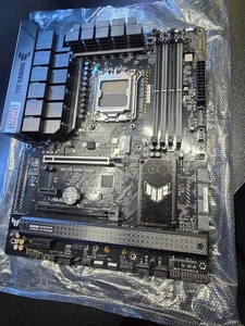 ASUS TUF Gaming B650-PLUS WiFi 6E AM5 DDR5 LGA 1718 Ryzen 7000 ATX Motherboard - Afbeelding 1 van 4