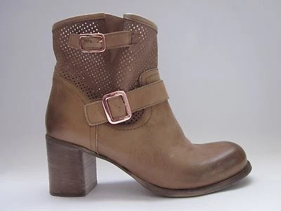 Botas Pull-on Cordani Pompano Perf Camel para mujer 11 Foto 1 de 4