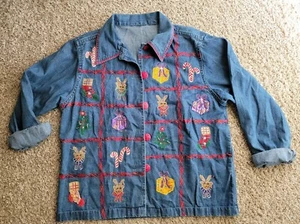 Christmas Women's Denim Botton Down Shirt Embroidered Reindeer Gifts Sz.M Vtg  - Picture 1 of 22