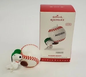 2016 Hallmark Slugger Snoopy Baseball Christmas Tree Ornament Peanuts - Foto 1 di 10