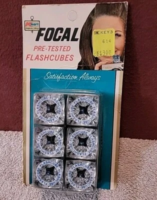 Paquete de seis flashcubes focales de colección probados previamente para cámara 6 bombillas 24 flashes nuevo de stock Foto 1 de 4