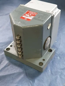 ELAN LIMIT SWITCH RLD06R12.81 - Picture 1 of 6