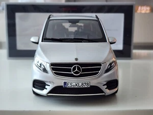 1:18 Norev Mercedes Benz MPV Viano Classe V V260 argento pressofuso - Foto 1 di 9