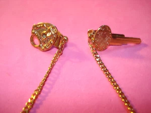Vintage Herz-Schloss Schlüssel Pullover Kleid Clip Guard 60er nie getragen! - Bild 1 von 4