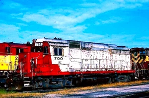 ORIGINAL KODACHROME SLIDE  WISCONSIN CENTRAL GP-30 #700 (ex-SOO LINE #700) 8/96 - Picture 1 of 1