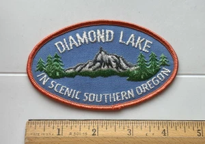 Toppa ricamata Diamond Lake in Scenic Southern Oregon Umpqua National Forest - Foto 1 di 3
