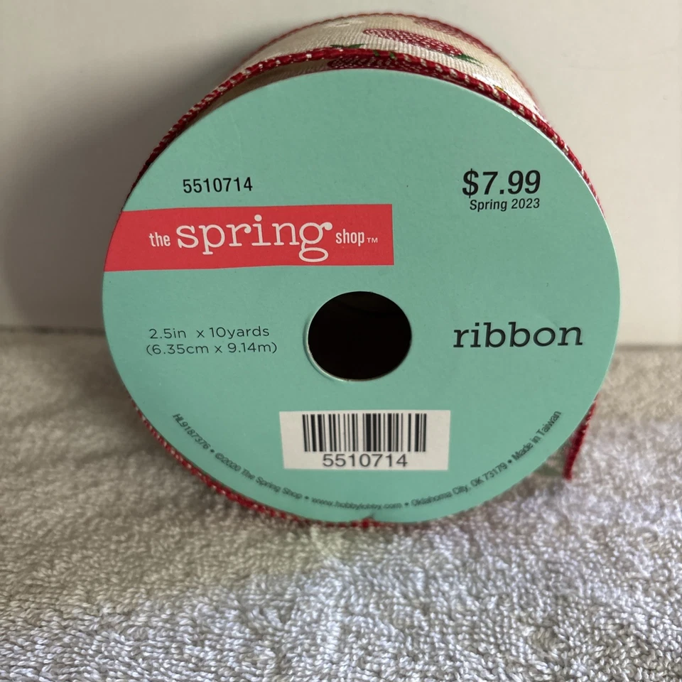 Cinta de fresas y flores. 2 1/2 x 30 pies medidos y abiertos. Cinta con cable Foto 1 de 4