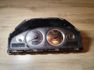 Volvo S60 2002 2.4/instrument cluster/69594780T/30728791/8690549 - Picture 1 of 6