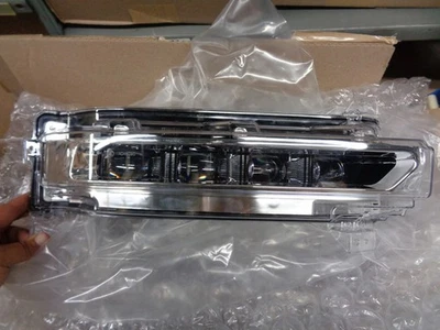 Genuine Ford Fog Lamp Assembly JL7Z-15200-F - Image 1 of 4