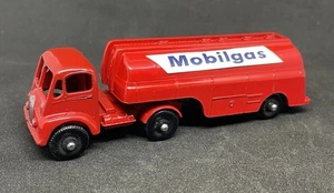 Accesorio Lesney Matchbox de colección paquete principal petrolero Mobilgas personalizado restaurado. - Imagen 1 de 8