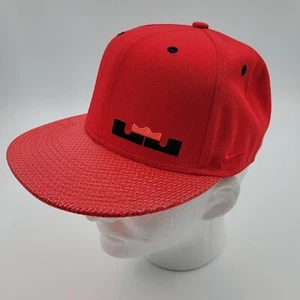 Cappello NIKE Lebron James True Heart Of A Lion SnapBack Rosso Arancione Textured Bill  - Foto 1 di 13
