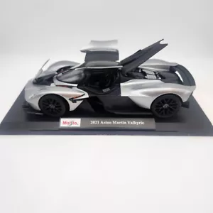 Aston Martin Valkyrie 2021 gris plata - de Maisto - Imagen 1 de 12