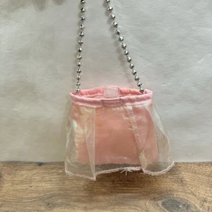 Deko-Mini Kleid Anhänger Rosa / Duftbeutel-Beutelchen mit Kette  - Bild 1 von 1