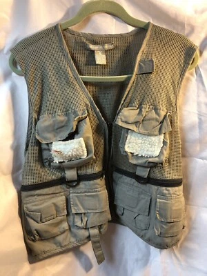 Chaleco de Pesca con Mosca Danielson Talla Pequeña Gris Exterior Bolsillos con Cremallera Foto 1 de 4