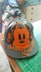 MICKEY MOUSE HIP HOP HAT ADULT ONE SIZE FITTED WALT DISNEY PARKS - Picture 1 of 3