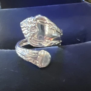 Spoon Ring Size 8 Signed Oneida - Picture 1 of 10