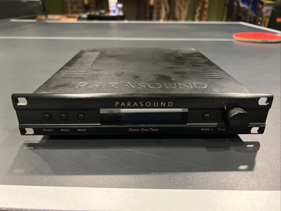 Sintonizador de zona estéreo AM/FM Parasound Foto 1 de 4