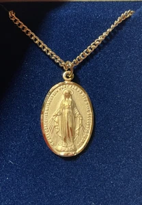 Vintage Gold Tone Miraculous Virgin Mary Oval Medal Blessed Perryville Mo - Picture 1 of 6