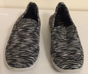 Ladies LILLEY Canvas Slip On Shoes Trainers Grey/White/Black U.K. 4 FREE P&P - Picture 1 of 6