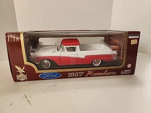 Road Signature 1957 Ford Ranchero rot/weiß Die Cast Maßstab 1:18 Neu - Bild 1 von 8