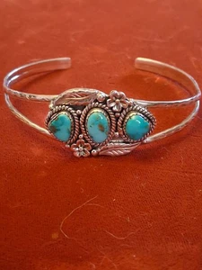 Gorgeous Sterling Silver And Turquoise Southwestern Cuff Bracelet - Picture 1 of 11