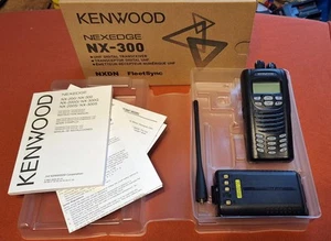 Kenwood Nexedge NX-300 K2 UHF DIGITAL / Analog - FULL KEYBOARD - Zdjęcie 1 z 8
