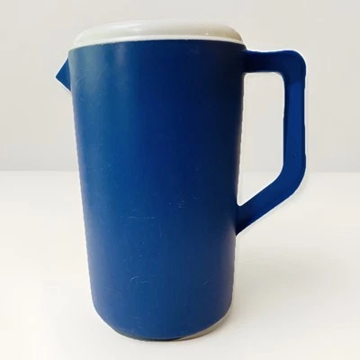 Vintage Rubbermaid One Gallon 2718 Drink/Beverage Pitcher Blue Clean - Image 1 of 4