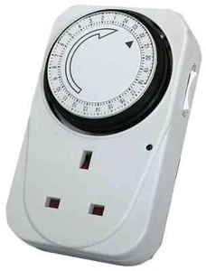 Interruttore Timer Elettrico Da Mains A 24 Ore Con Presa Oraria UK A 3 Pin - Foto 1 di 7
