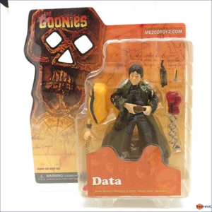 The Goonies Data movie 7-inch scale action figure made by Mezco Toys 2007 - Picture 1 of 2