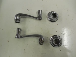 Jaguar early 50's window crank with escutcheon - Bild 1 von 2