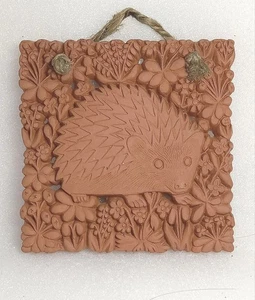 Hedgehog Garden Tile Wall Piece 3 7/8" Square Black Dog Of Wells United Kingdom - Picture 1 of 4