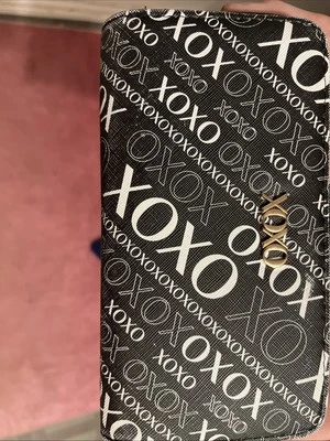 Cartera de muñeca XOXO para mujer Foto 1 de 3