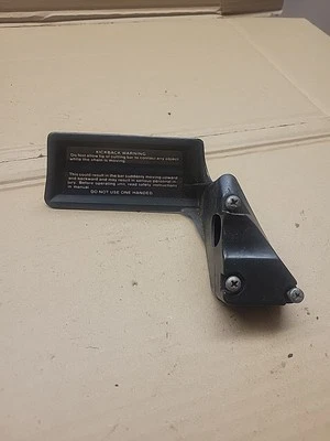 Protector de mano para motosierra Craftsman 358354830 3,7 18" con tornillos Foto 1 de 4