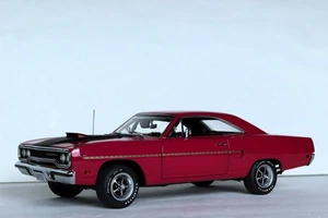 1/18 GMP 1970 Plymouth Road Runner Moulin Rouge - Picture 1 of 5