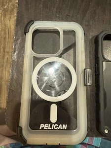 Pelican Shield iPhone 15 Pro MagSafe Case with Holster, White - Photo 1 sur 3