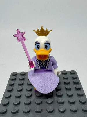 LEGO Disney Daisy Duck Crown Minifigura Varita Púrpura Castillo Defensores 10780 Foto 1 de 4