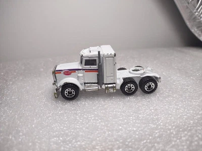 Matchbox Convoy Peterbilt 卡车 FedEx 压铸 1981 — 第 1/4 张图片
