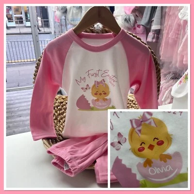 Personalised Girls Easter Pyjamas Bib First Easter Chick sleepsuit 0-10y 2024 — 第 1/4 张图片