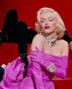 Marilyn Monroe "Pre Owned" Beautiful Jewelry - Picture 1 of 14