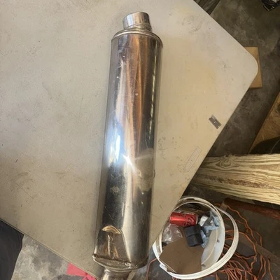 Silenciador de escape derecho 99-02 Suzuki Sv650 y Sv 650s OEM usado* Foto 1 de 4