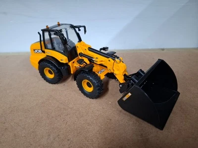 Britains JCB TM420 Telehandler 1:32 Scale - Image 1 of 4