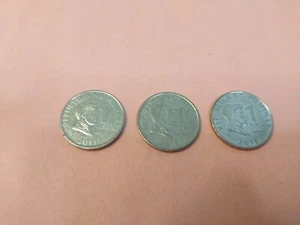 3 )2011 Philippines 1 Piso Nickel Plated Steel - Picture 1 of 7